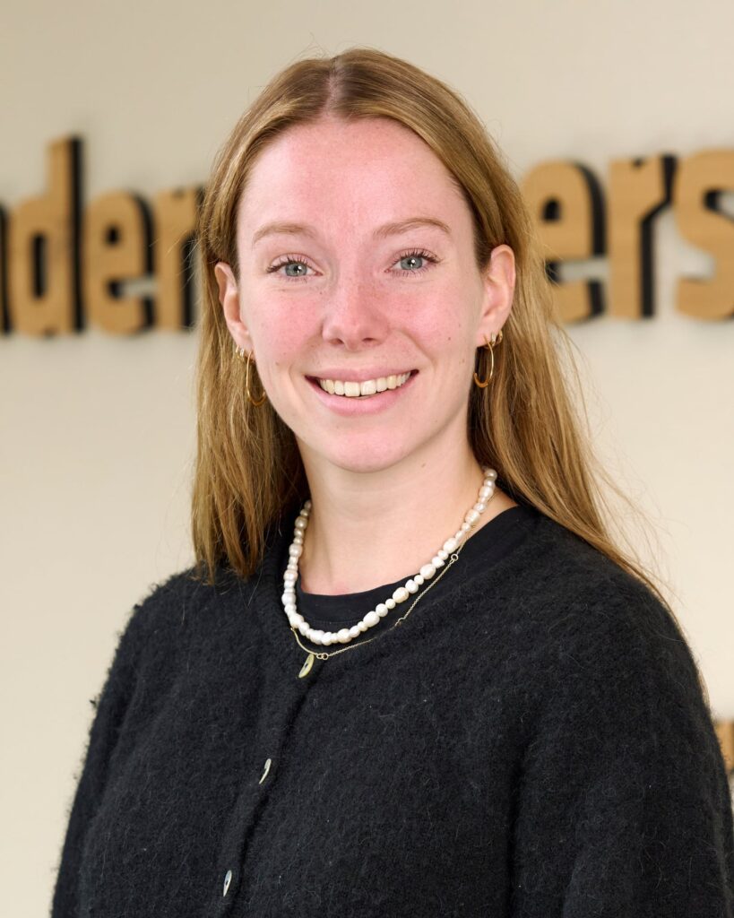 Florence Cramer — Junior Analist